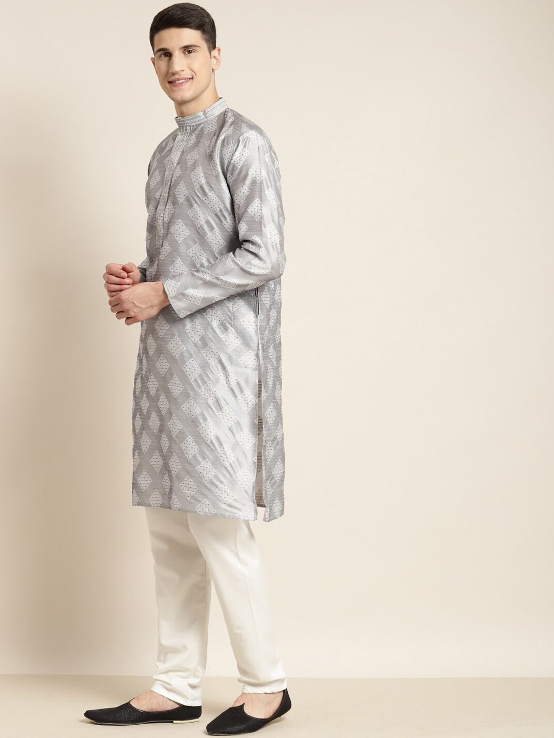 SOJANYA Geometric Woven Design Jacquard Silk Kurta With Churidar