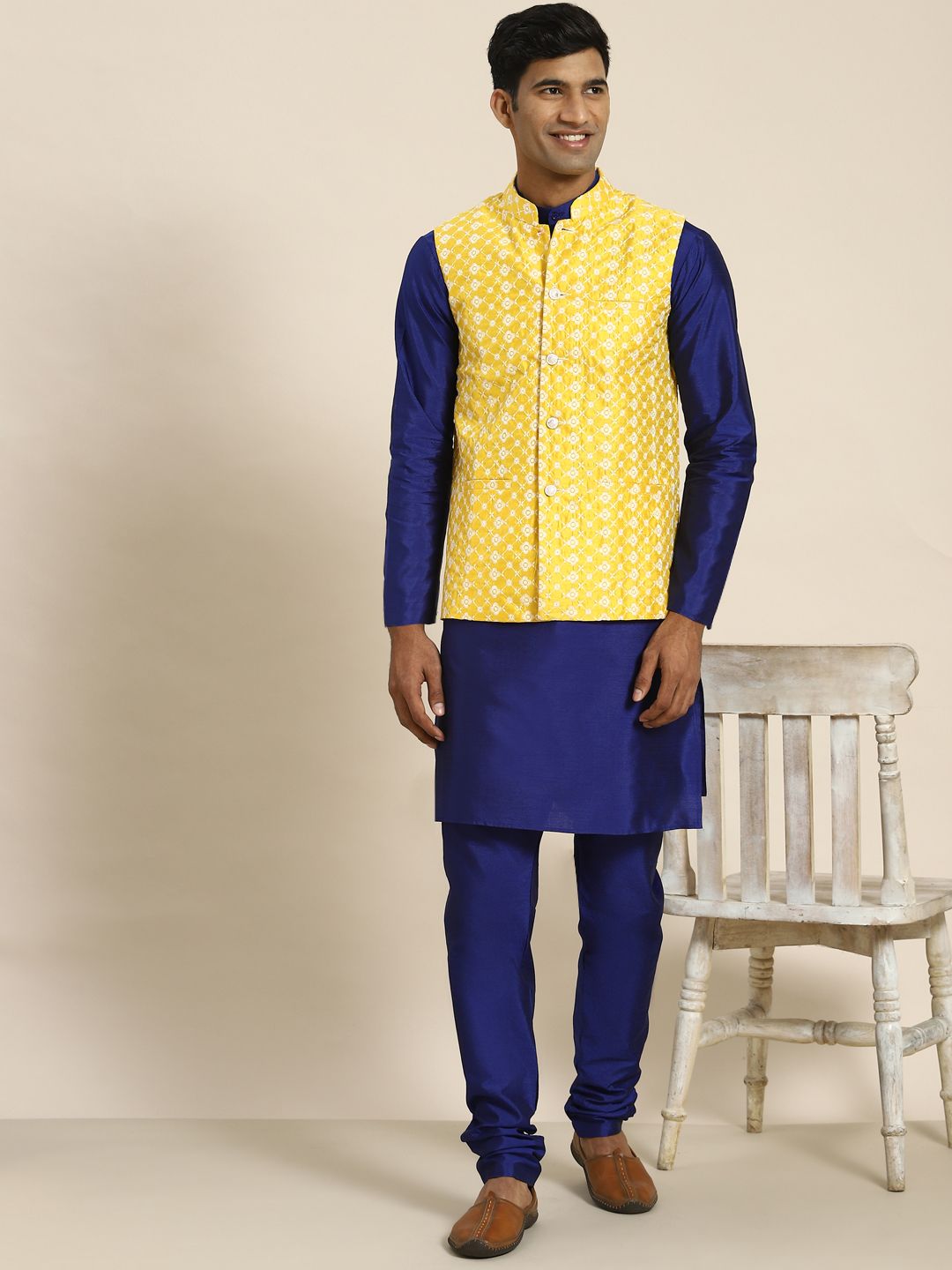 SOJANYA Lelaki Navy Blue Motif Etnik Sulam Kurta Churidar