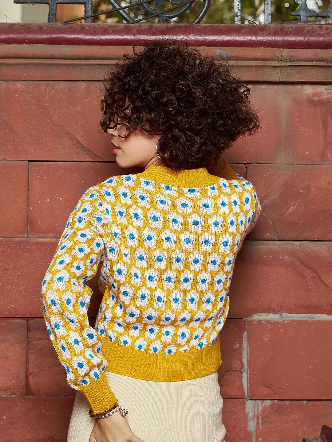 SASSAFRAS Floral Printed V-Neck Ribbed Woollen Cardigan