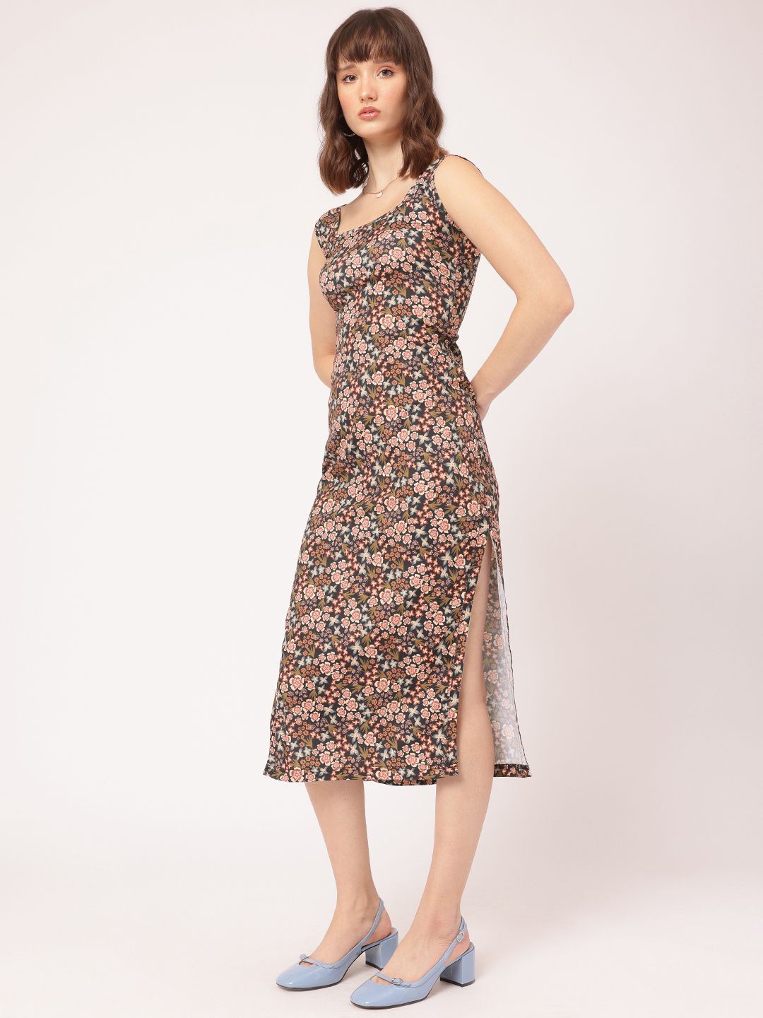 DressBerry Dainty Florals Sheath Midi Dress with Slit