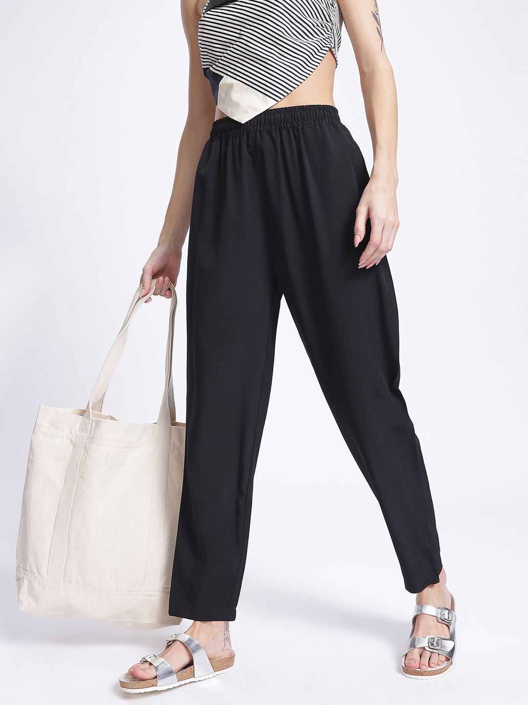 DressBerry Women Bold Basics Mid-Rise Regular Fit Pleated Trousers