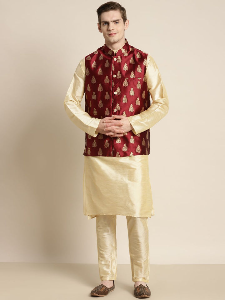 SOJANYA Kurta Motif Etnik Berwarna Emas Lelaki dengan Churidar