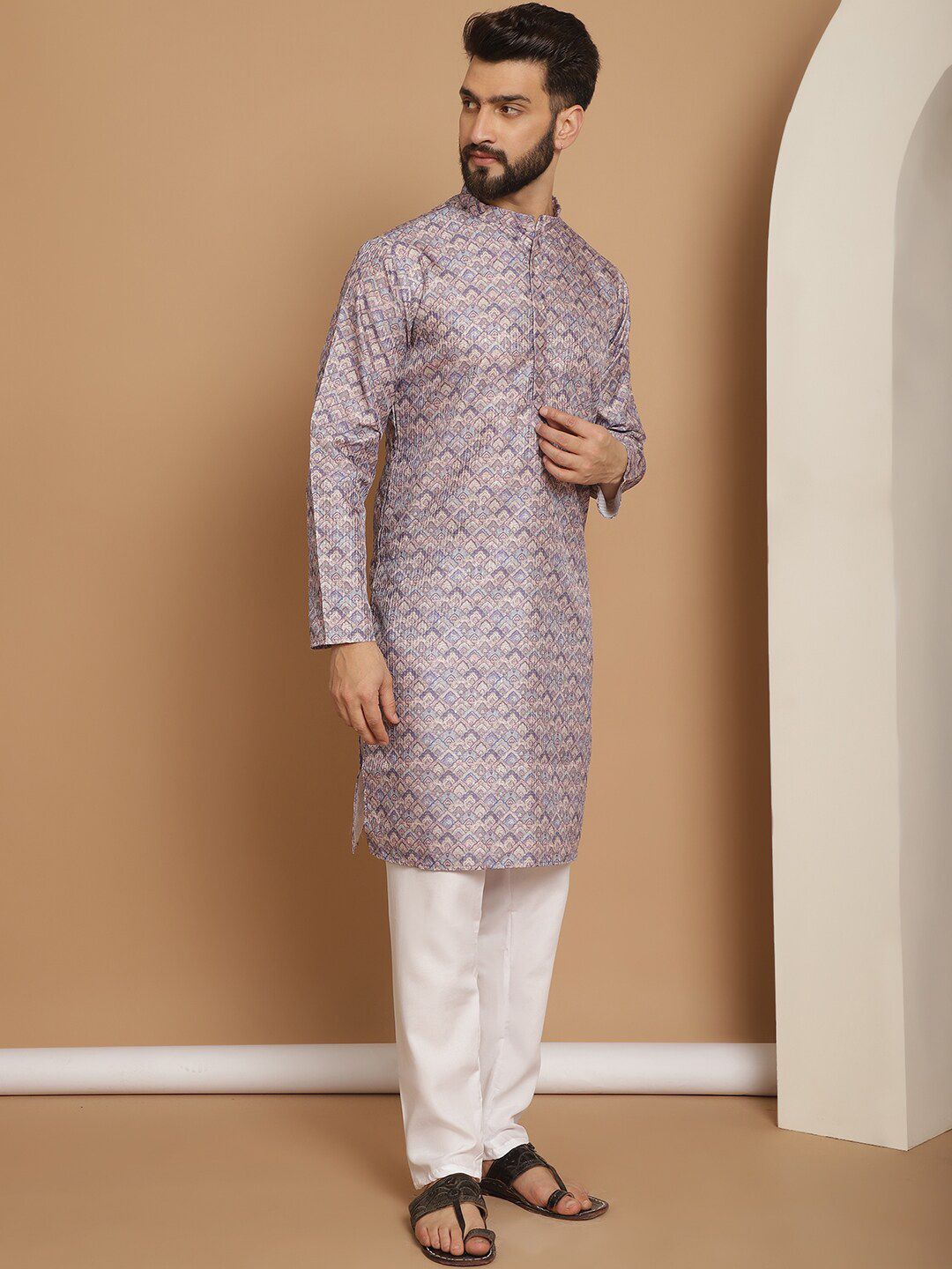 Motif Etnik Anouk Bercetak Kurta Lurus Dengan Churidar