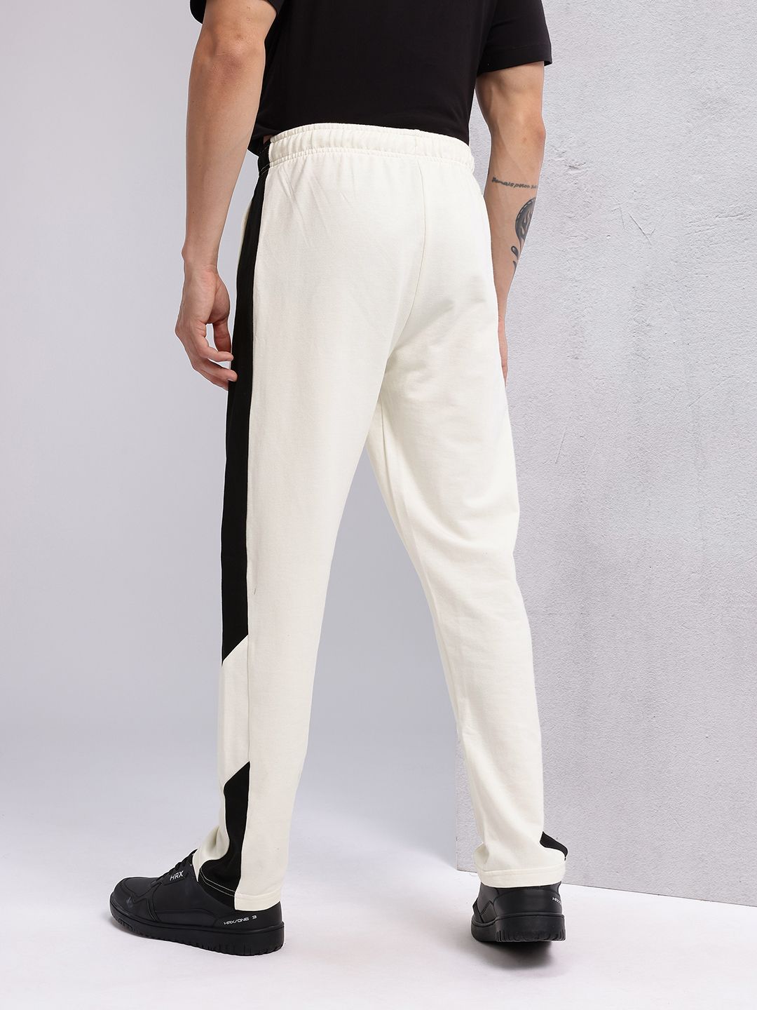 HRX by Hrithik Roshan Men Contrast Side Panel Lifestyle Track Pants