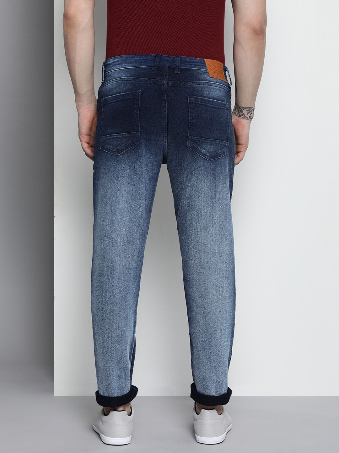 The Indian Garage Co Men Slim Fit Heavy Fade Stretchable Jeans