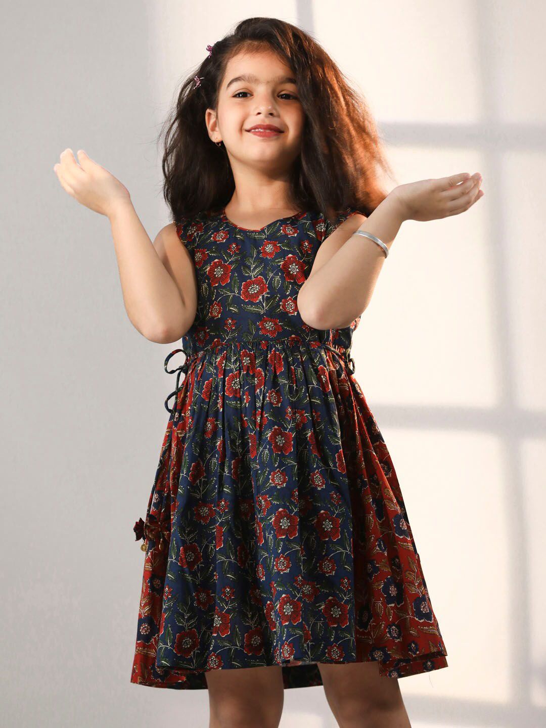 VASTRAMAY Girls Floral Printed Sleeveless Cotton Fit & Flare Dress