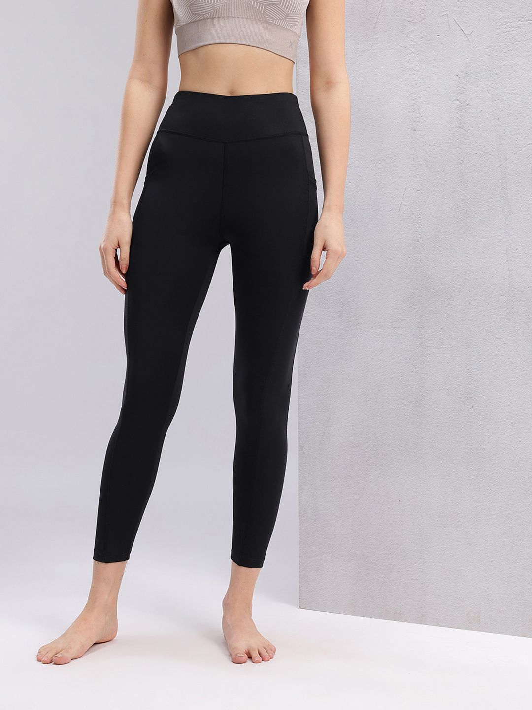 HRX by Hrithik Roshan Women Mid-Rise Cropped Rapid-Dry Yoga Tights