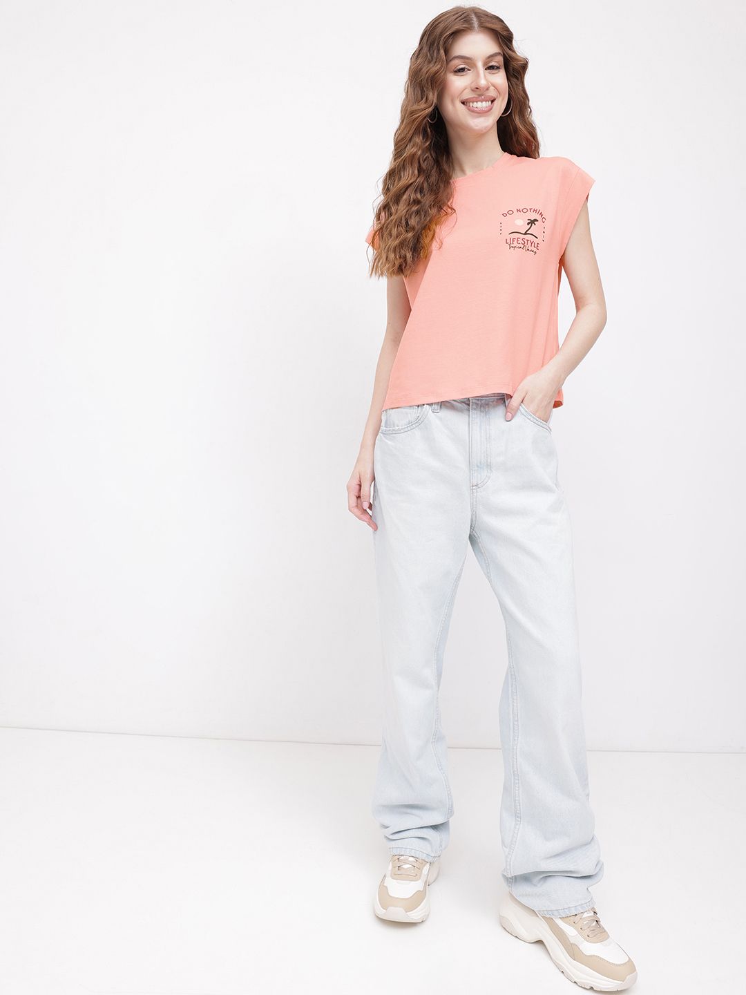 DressBerry Season Staple Beach to Street T-shirt