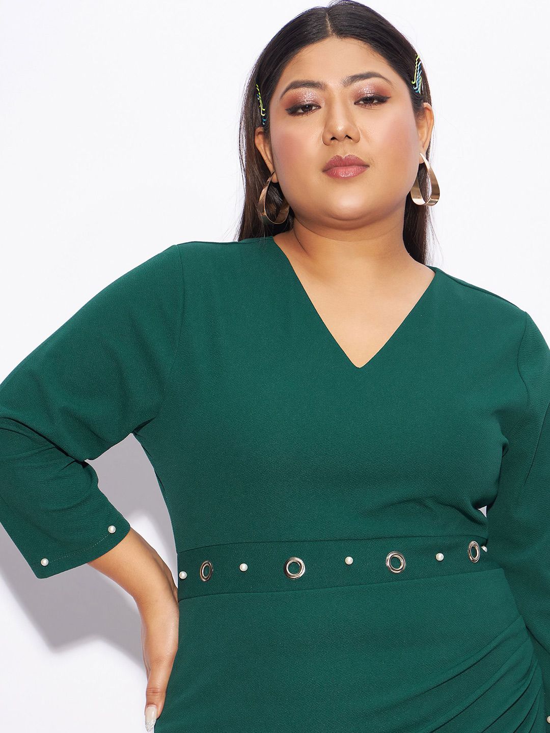 SASSAFRAS Curve Plus Size V-Neck Sheath Dress