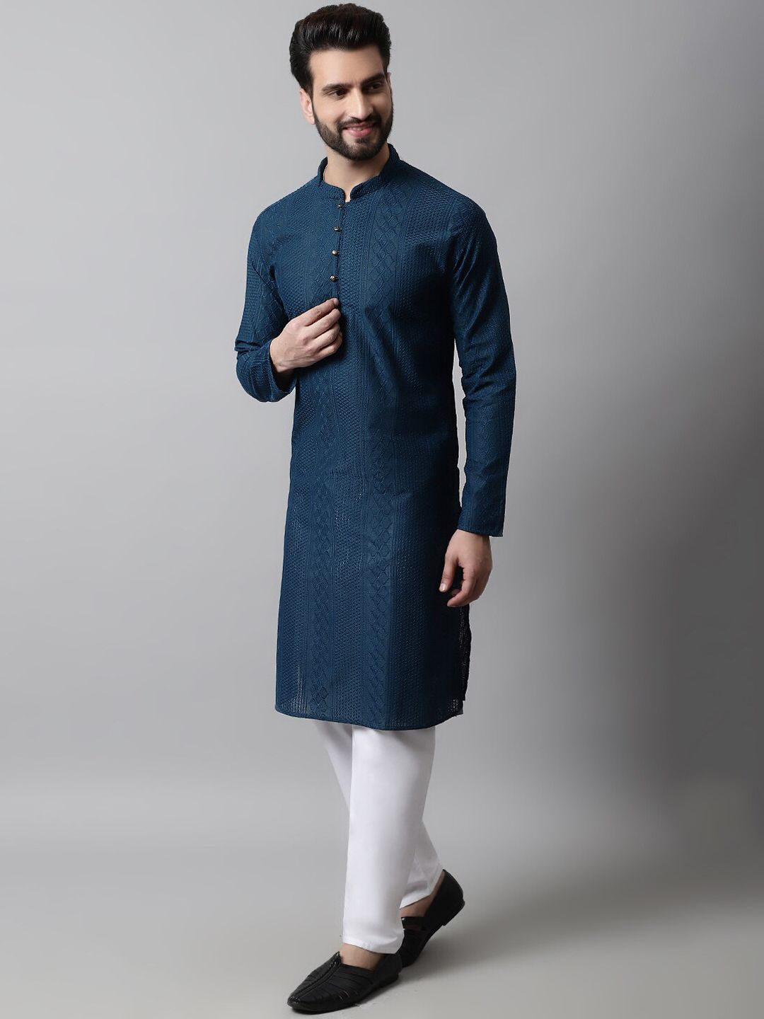 Jompers Mandarin Collar Embroidered Regular Chikankari Pure Cotton Kurta with Churidar