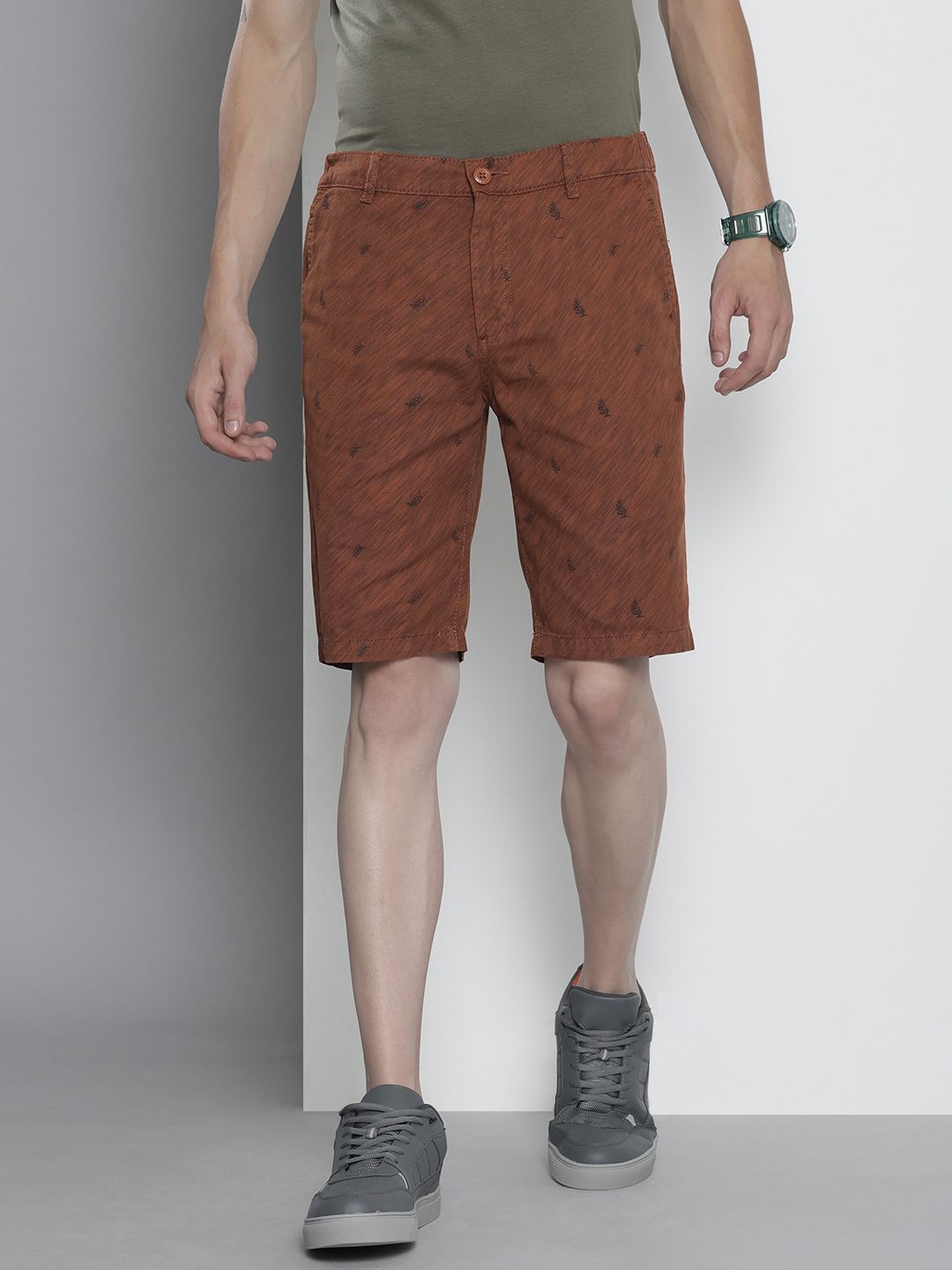 The Indian Garage Co Men Brown Tropical Printed Slim Fit Shorts