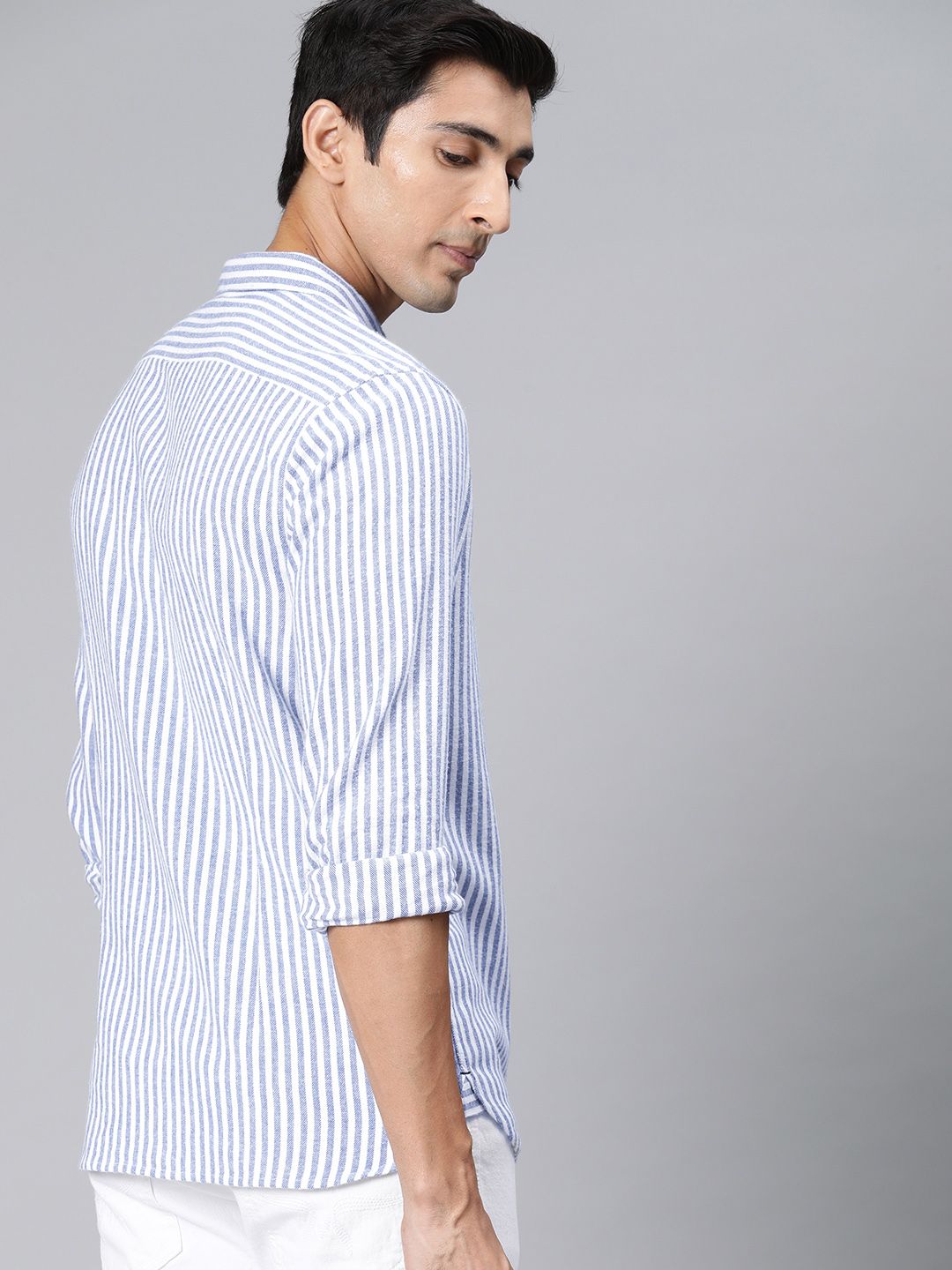 THE BEAR HOUSE Men Blue & White Slim Fit Striped Casual Shirt