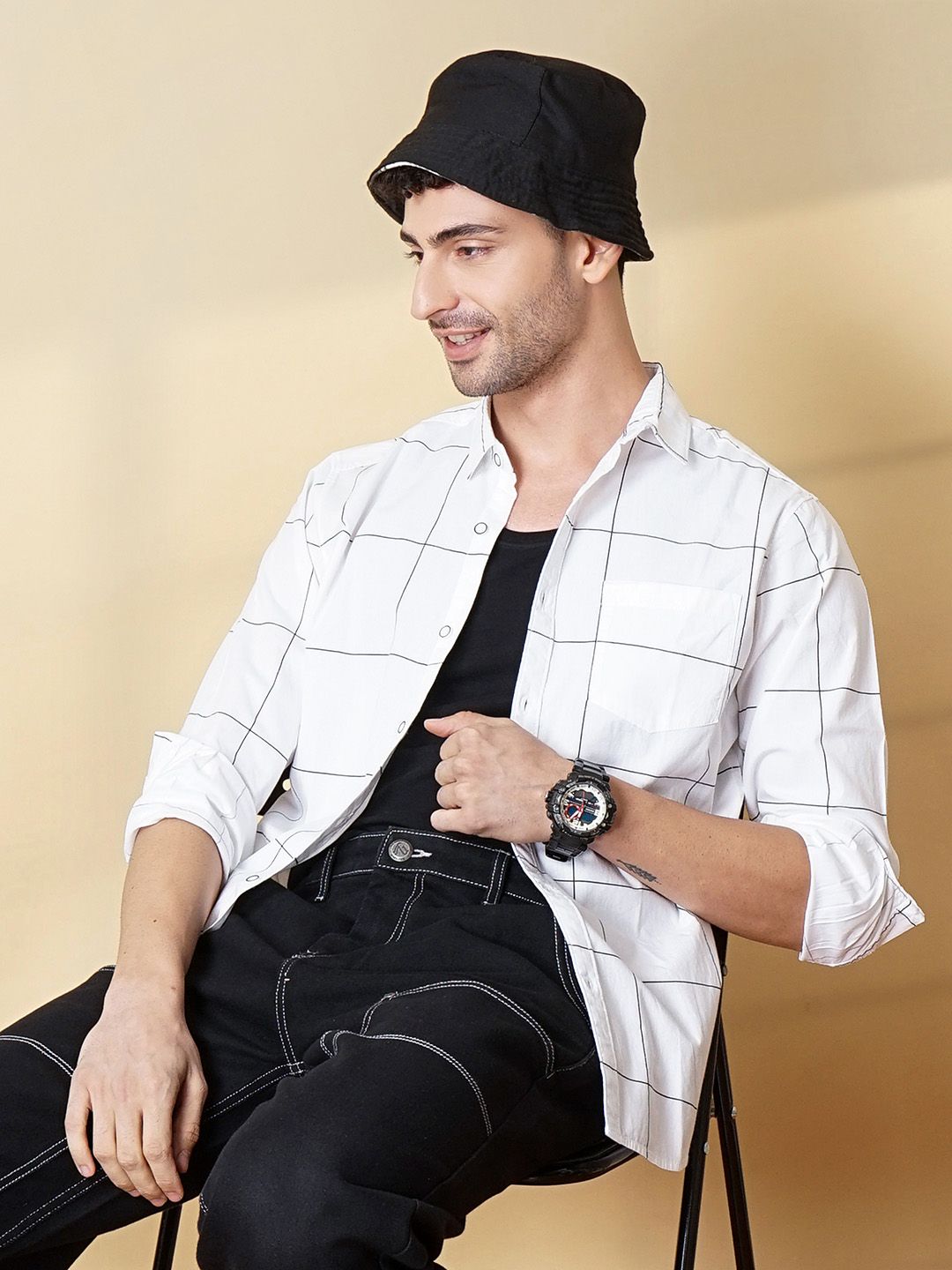The Indian Garage Co Men White & Black Slim Fit Checked Casual Shirt