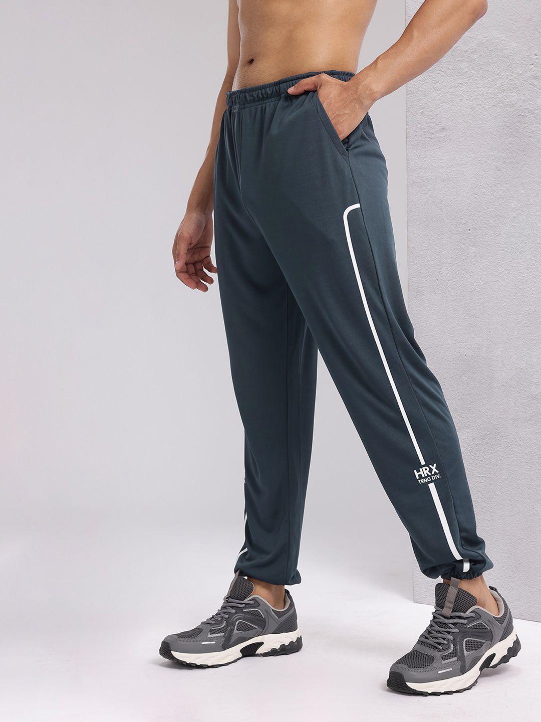 HRX by Hrithik Roshan Men Printed Detail Training Joggers