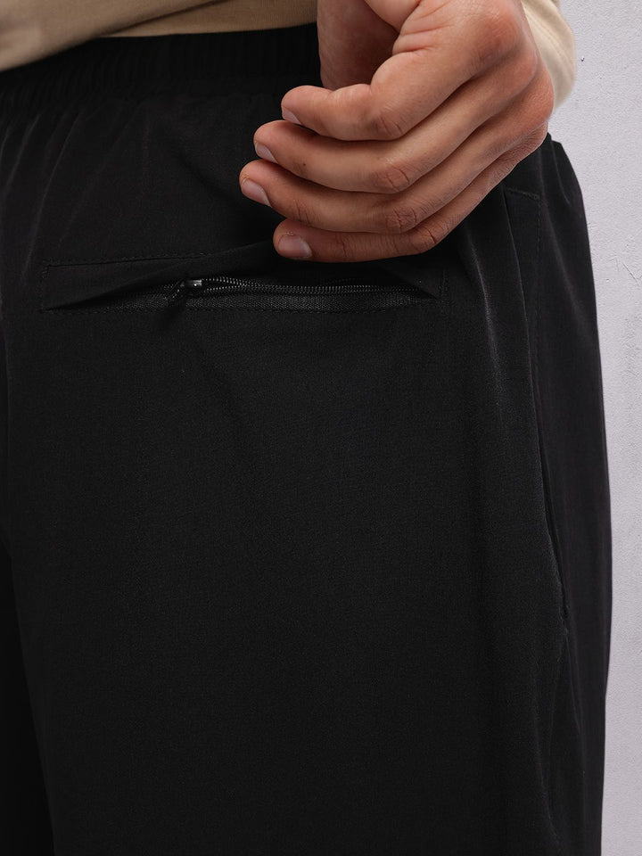 HRX by Hrithik Roshan Men Front Seam Mid-Rise Regular Fit Lifestyle Joggers