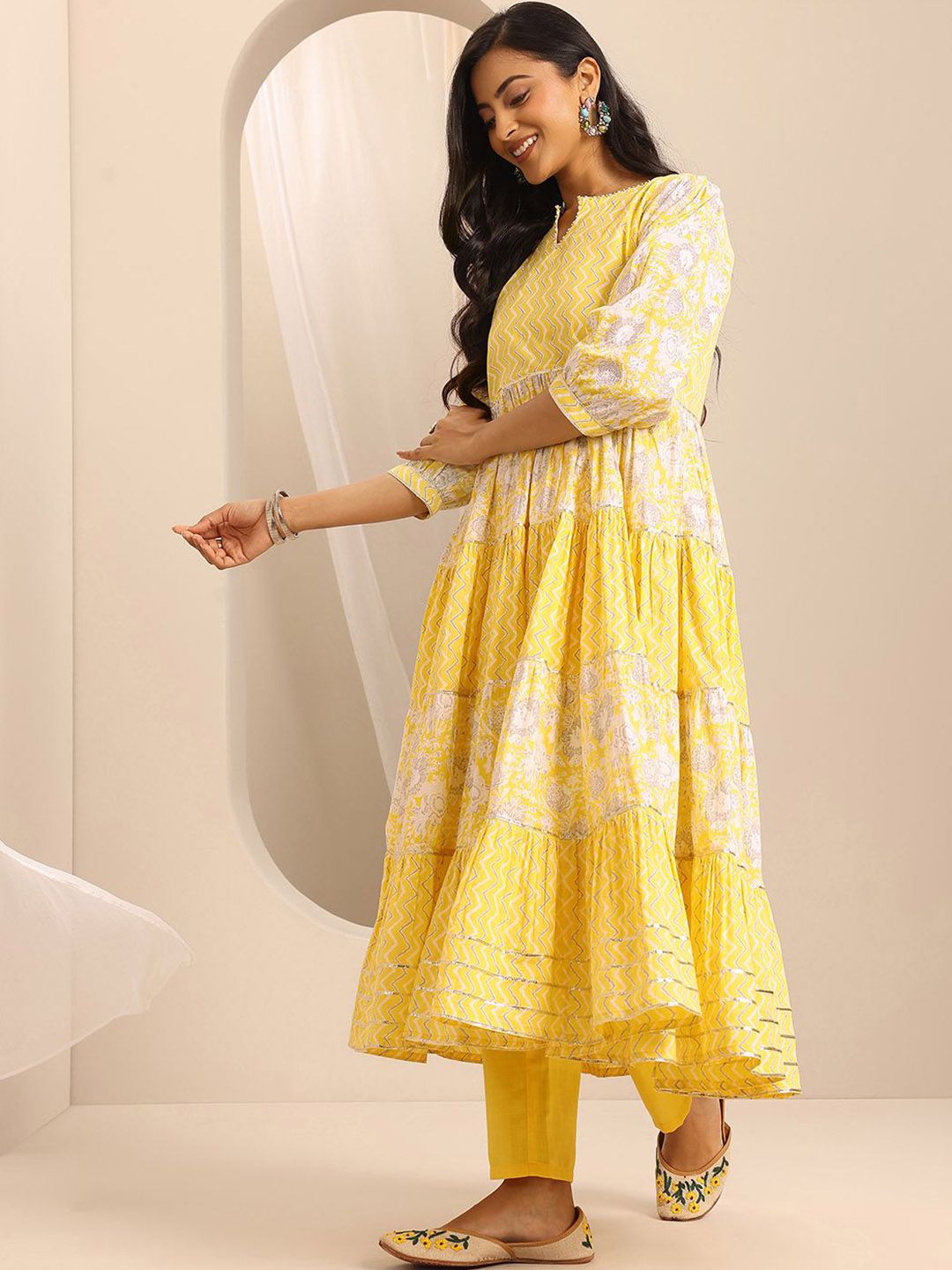 Libas Women Floral Printed Kurta with Trousers & With Dupatta