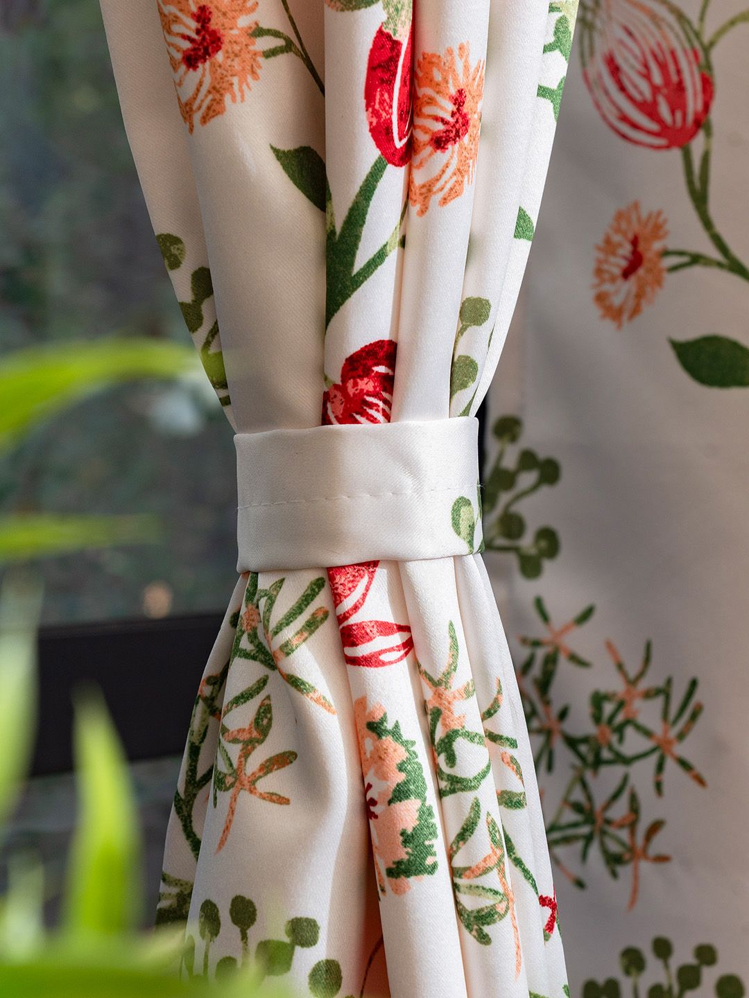 URBAN SPACE Pack of 2 White & Red Floral Printed Room Darkening Long Door Curtain