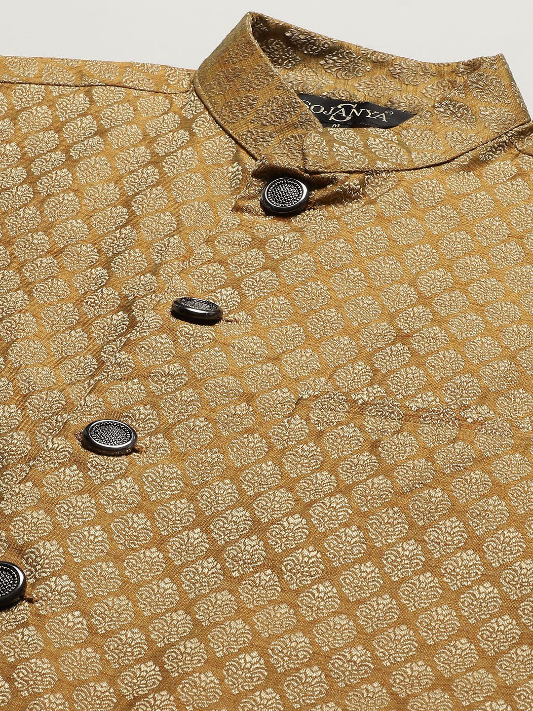 SOJANYA Lelaki Kurta Kapas Tulen Chikankari Berwarna Krim dengan Jaket Churidar & Nehru