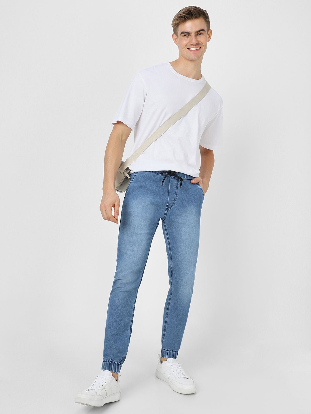 Urbano Fashion Men Blue Slim Fit Mid-Rise Clean Look Stretchable Jogger Jeans