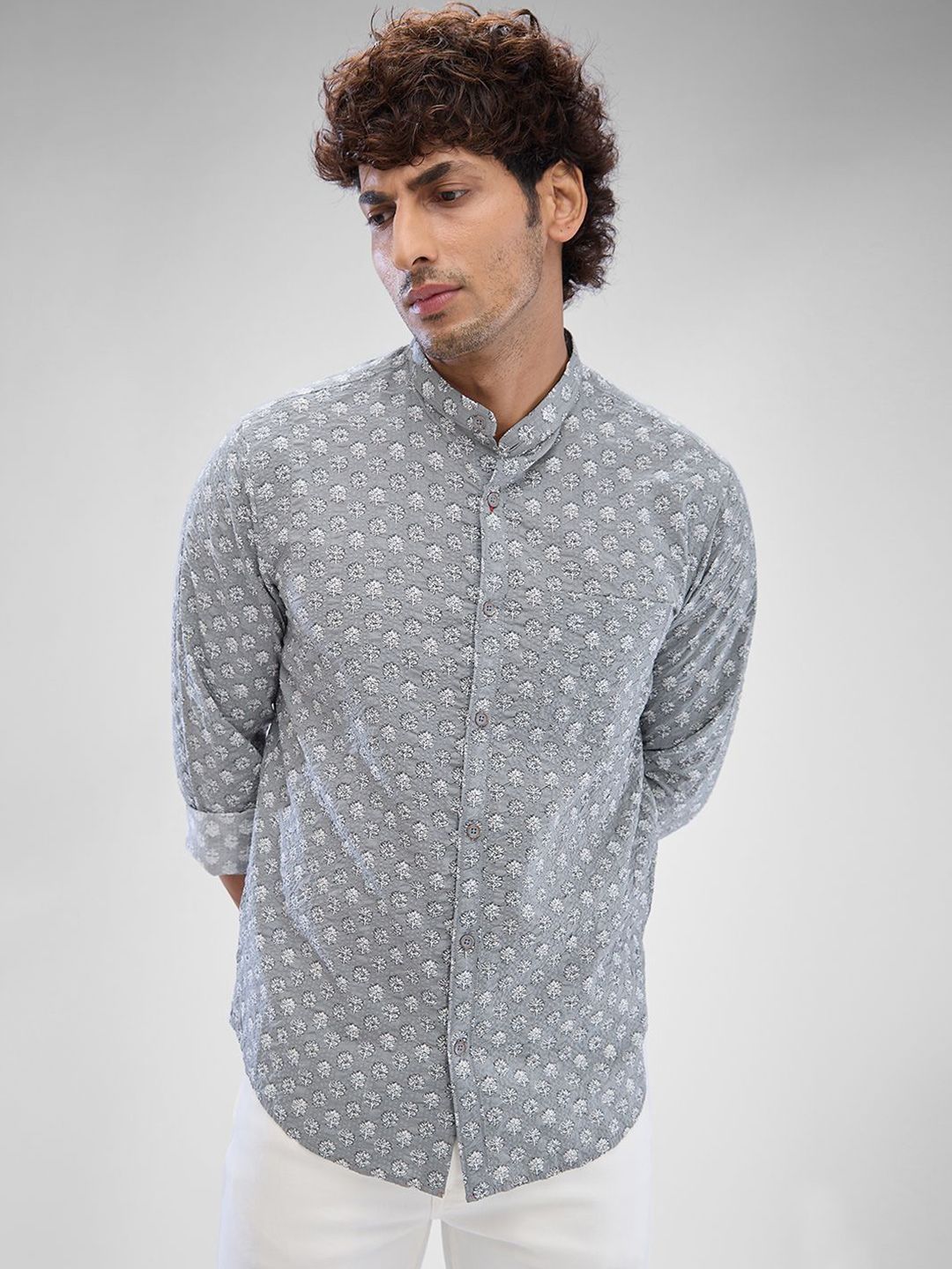 SPYKAR Men Slim Fit Floral Printed Opaque Mandarin Collar Casual Shirt