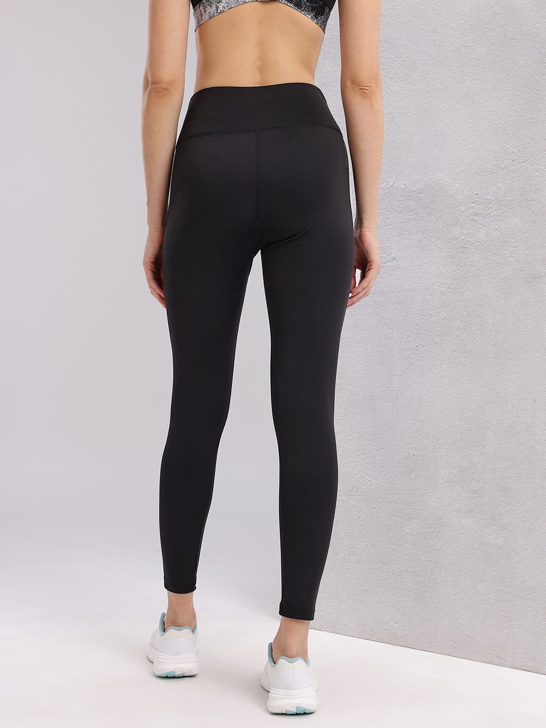 HRX by Hrithik Roshan Women Mid-Rise Cropped Rapid-Dry Training Tights with Side Stripes