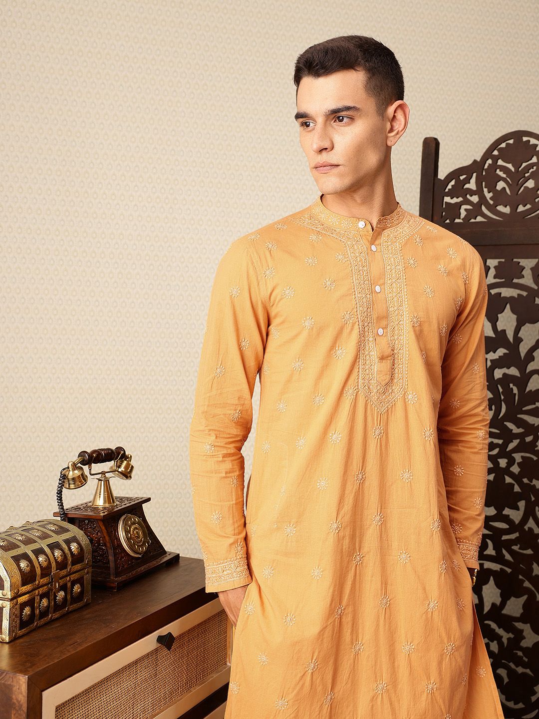 House of Pataudi Floral Embroidered Pure Cotton Jashn Kurta
