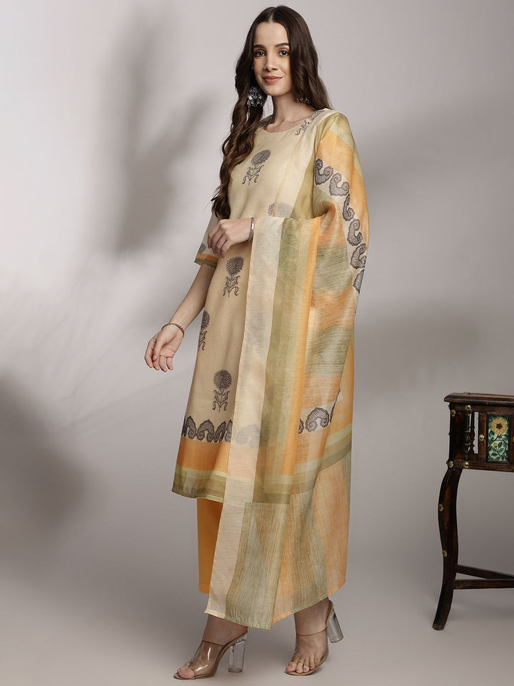 Anouk Women Floral Printed Kurta with Trousers & Dupatta