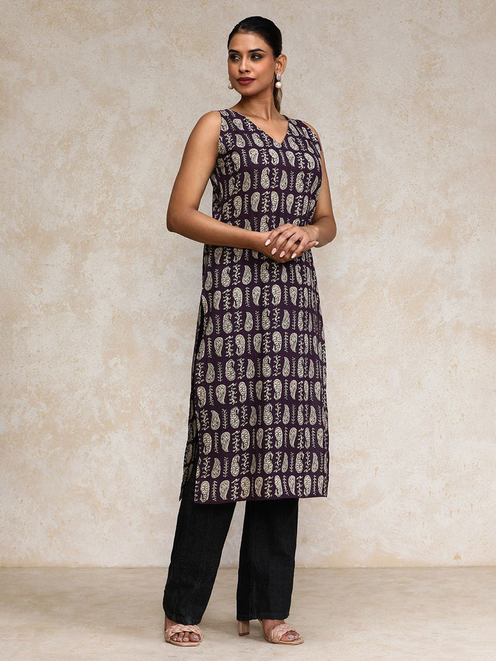 Varanga Paisley Printed Cotton V-Neck Straight Kurta