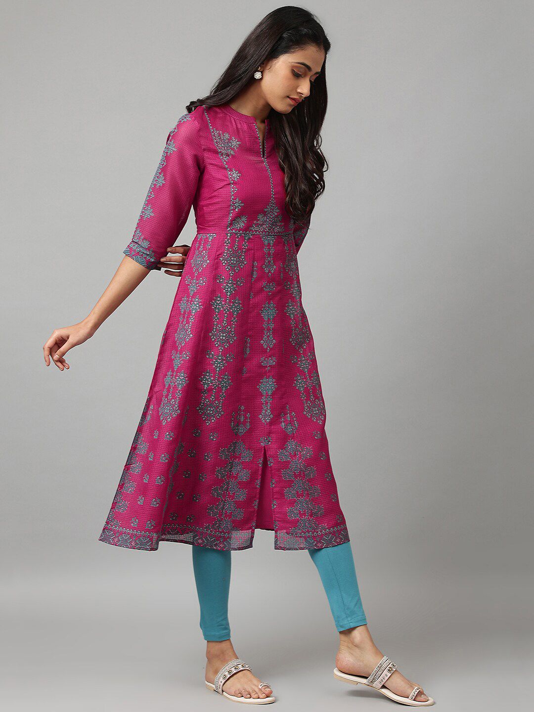 W Women Red Floral Empire Thread Work Kurta with Leggings
