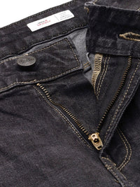 Spykar Men Slim sesuai dengan jeans yang boleh diperbaharui dengan cahaya rendah