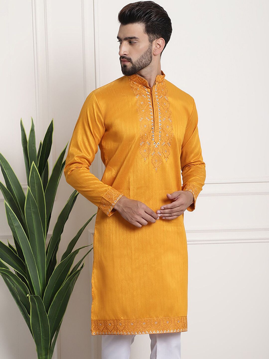 SOJANYA Ethnic Motifs Yoke Design Thread Work Kurta