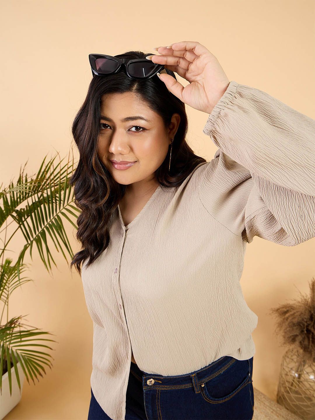 CURVY STREET Plus Size V-Neck Puff Sleeve Top