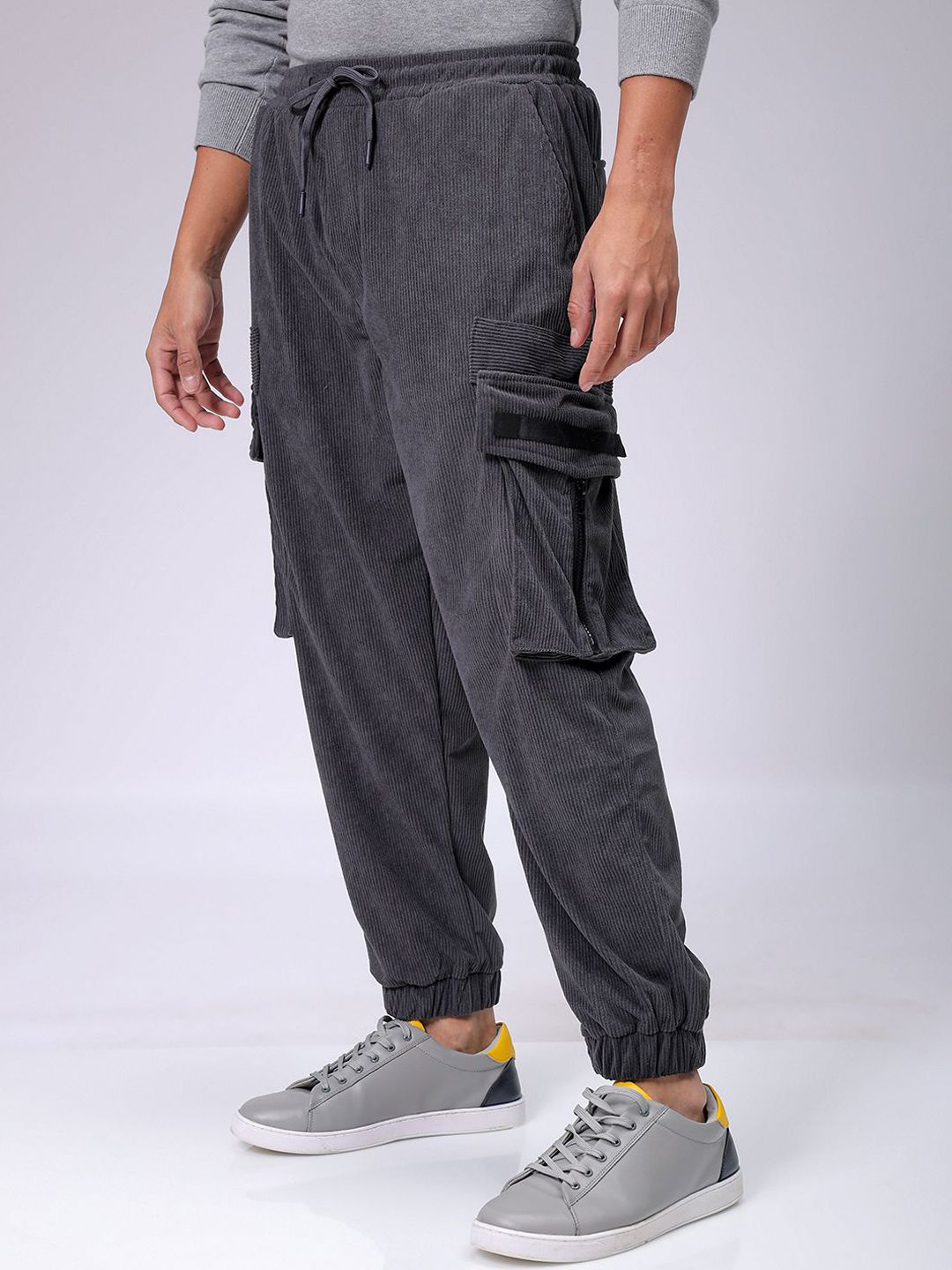 The Indian Garage Co Men Textured Loose Fit Joggers Trousers
