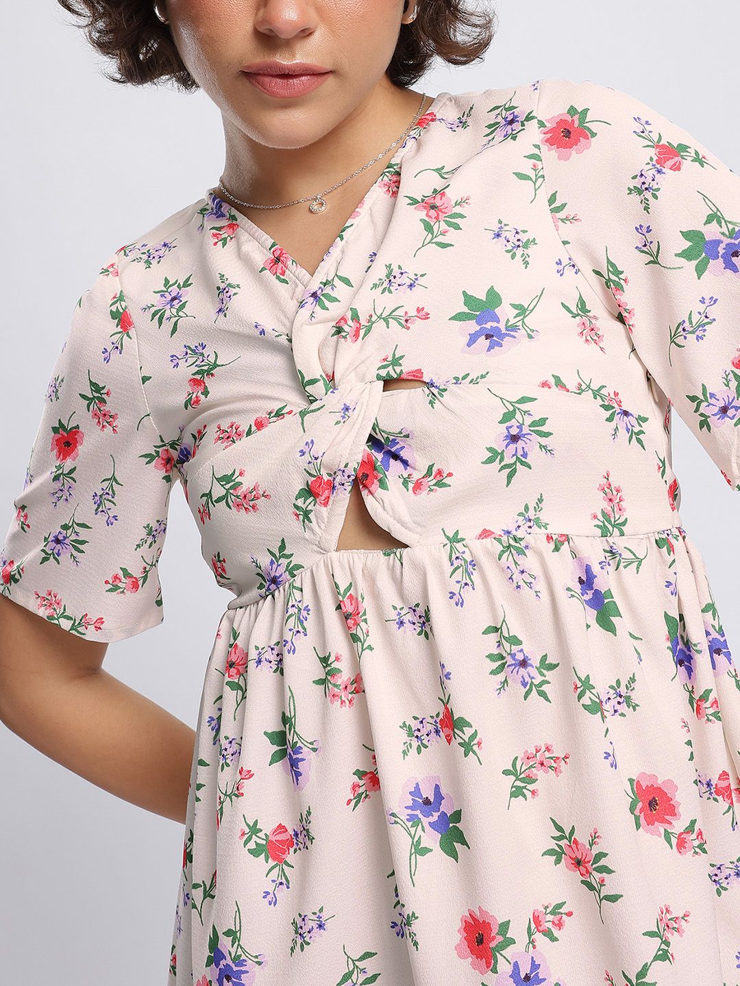 DressBerry Floral Print Twisted Cut-Out Detail Mini Sheath Dress