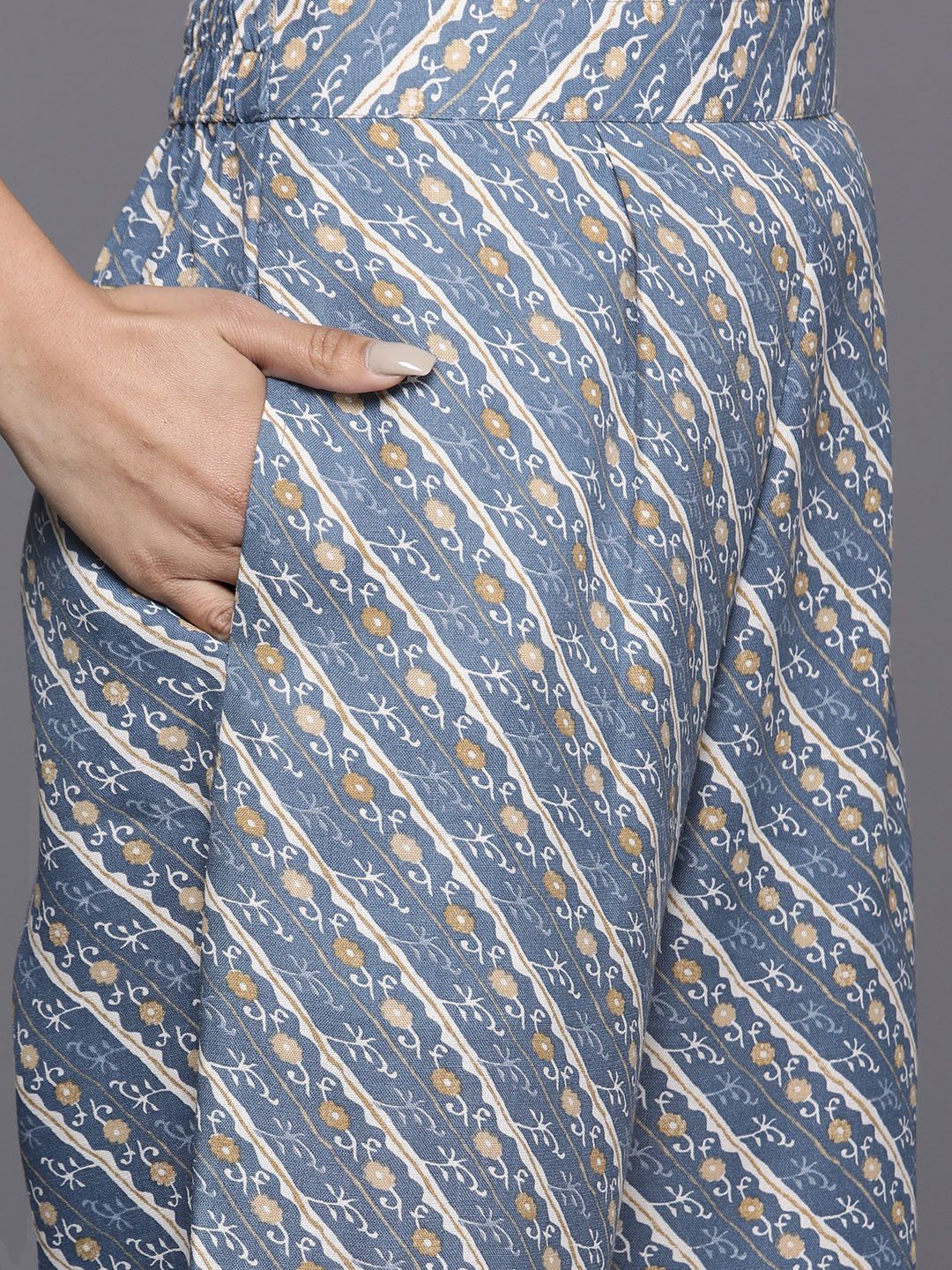 Varanga Geometric Printed Thread Work Kurta with Trousers & Dupatta