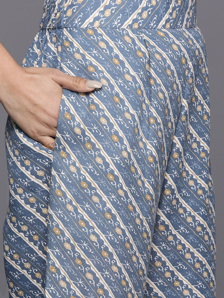 Varanga Geometric Printed Thread Work Kurta with Trousers & Dupatta