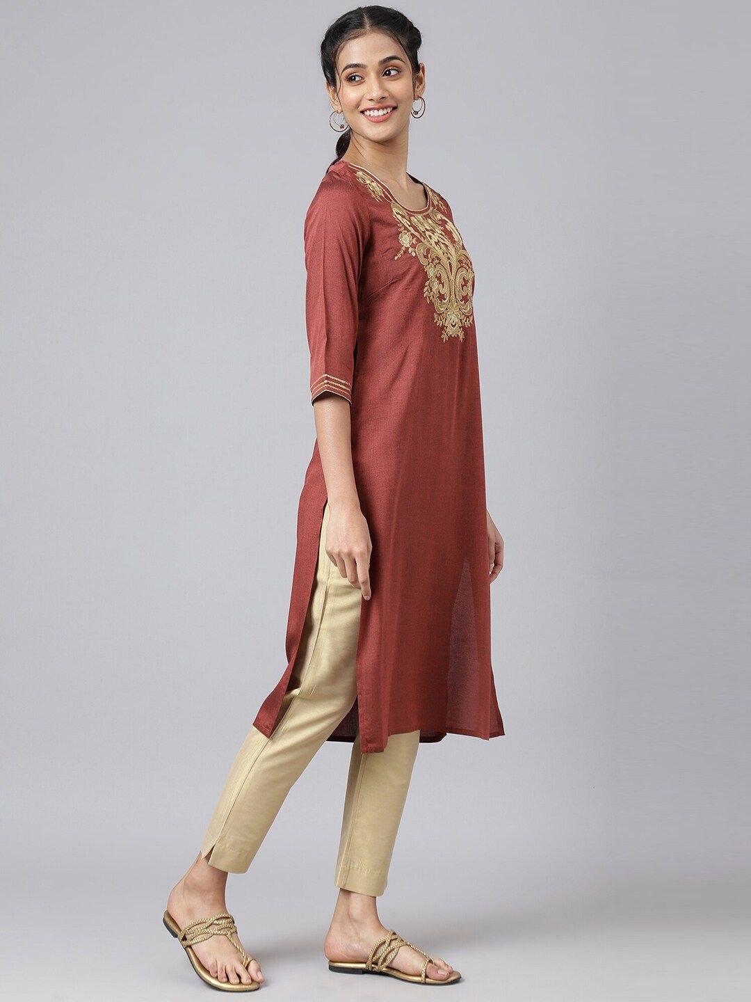 AURELIA Women Maroon Yoke Design Thread Work Kurta