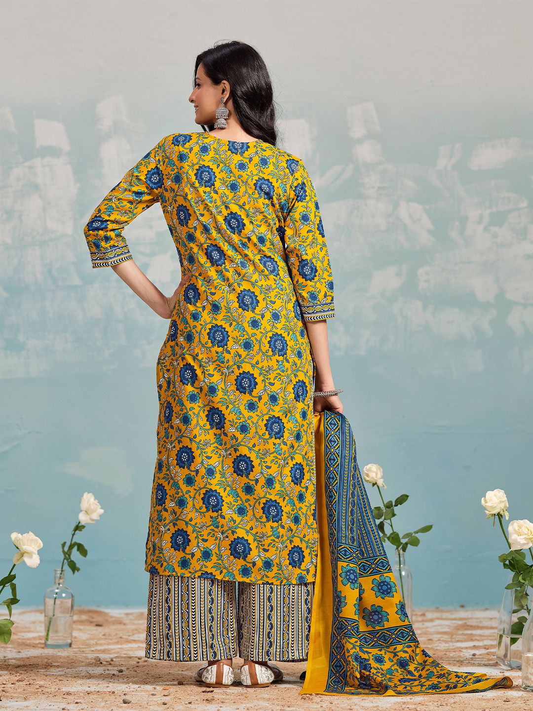 Varanga Women Floral Printed Regular Kurta with Trousers & With Dupatta