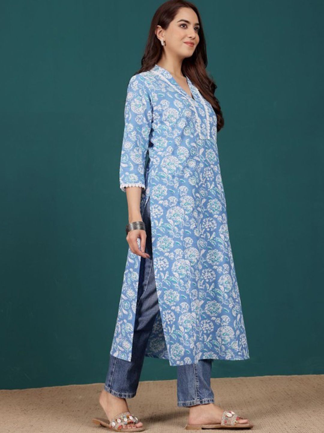 Varanga Women Floral Printed Floral Kurta