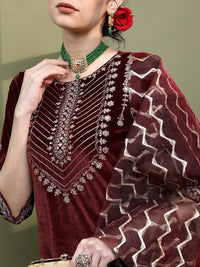 Vishudh Women Floral Embroidered Knitted Velvet Kurta with Trousers & With Dupatta