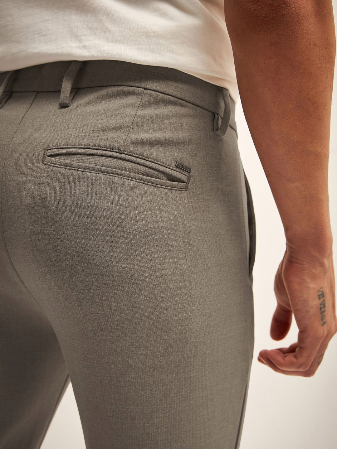 THE BEAR HOUSE Men Slim Fit Pleated Chinos Trousers