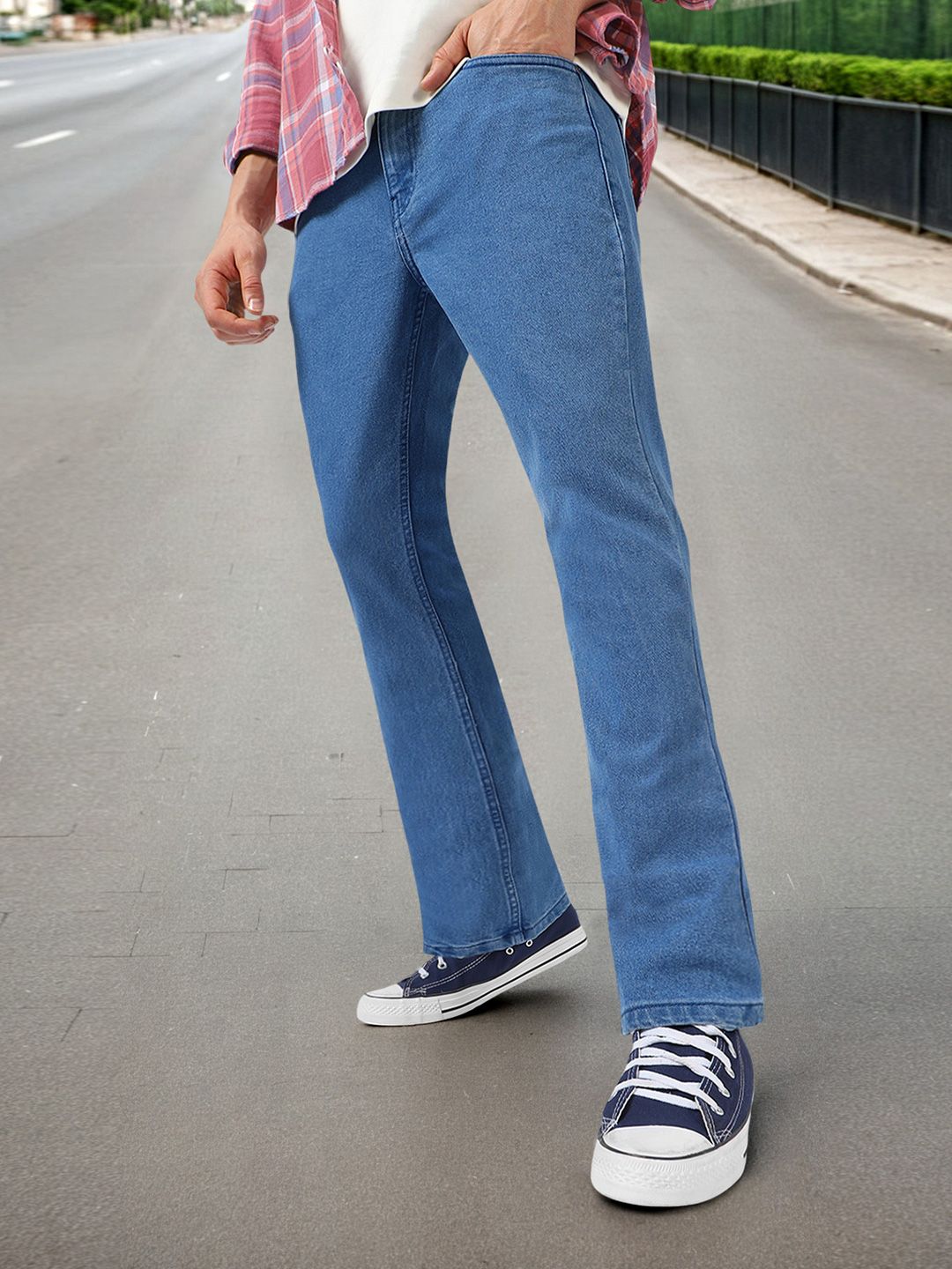 Urbano Fashion Men Mid Rise Light Fade Stretchable Bootcut Jeans