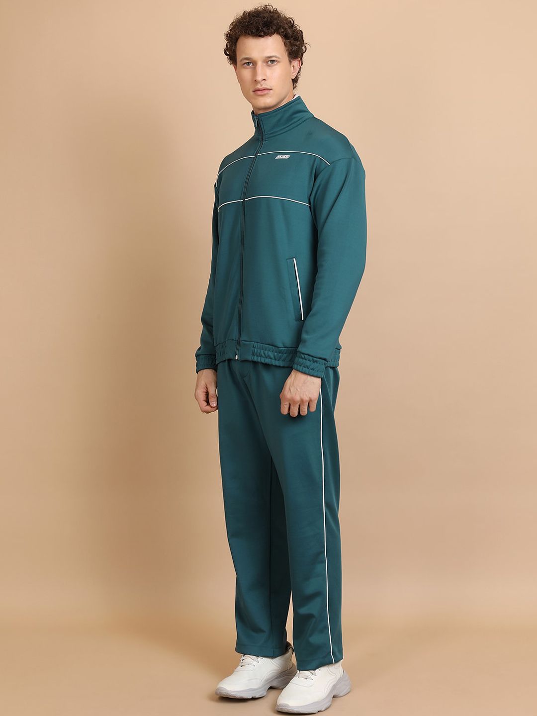 HIGHLANDER Relaxed Fit Drop Shoulder Sleeves Sweatshirt & Track Pants