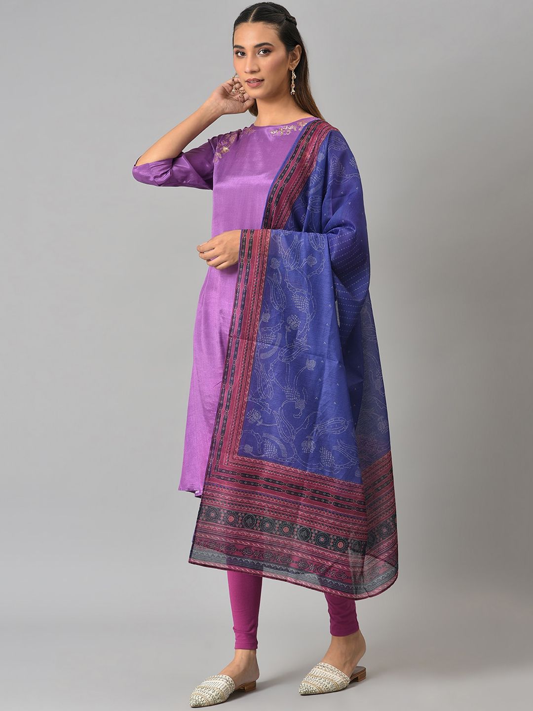 W Women Ethnic Motifs Sequinned Kurta With Dupatta
