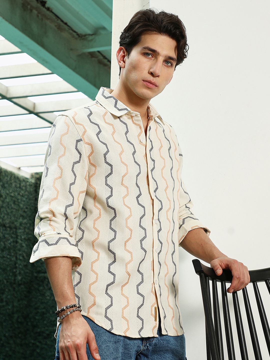 Campus Sutra Men Comfort Fit Geometric Printed Spread Collar Cotton Casual Shirt