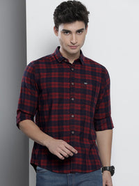 The Indian Garage Co Men Maroon & Navy Blue Checked Cotton Casual Shirt