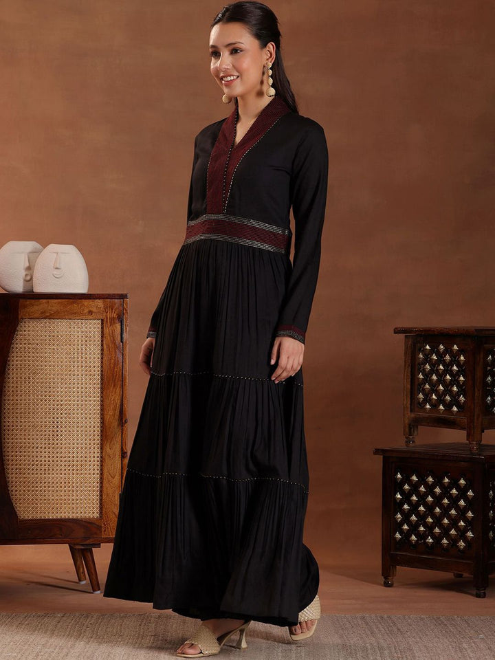 Libas Striped V-Neck Thread Work Viscose Rayon Anarkali Kurta with Trousers