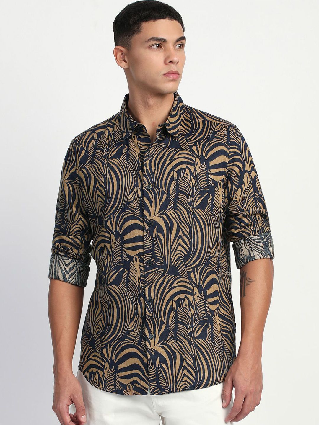 THE BEAR HOUSE Men Slim Fit Floral Opaque Printed Casual Shirt