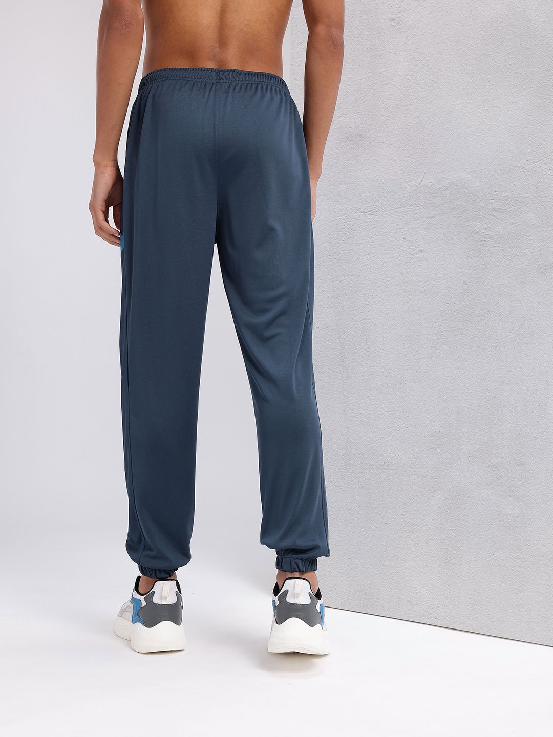 HRX by Hrithik Roshan Men Mid-Rise Rapid-Dry Training Joggers