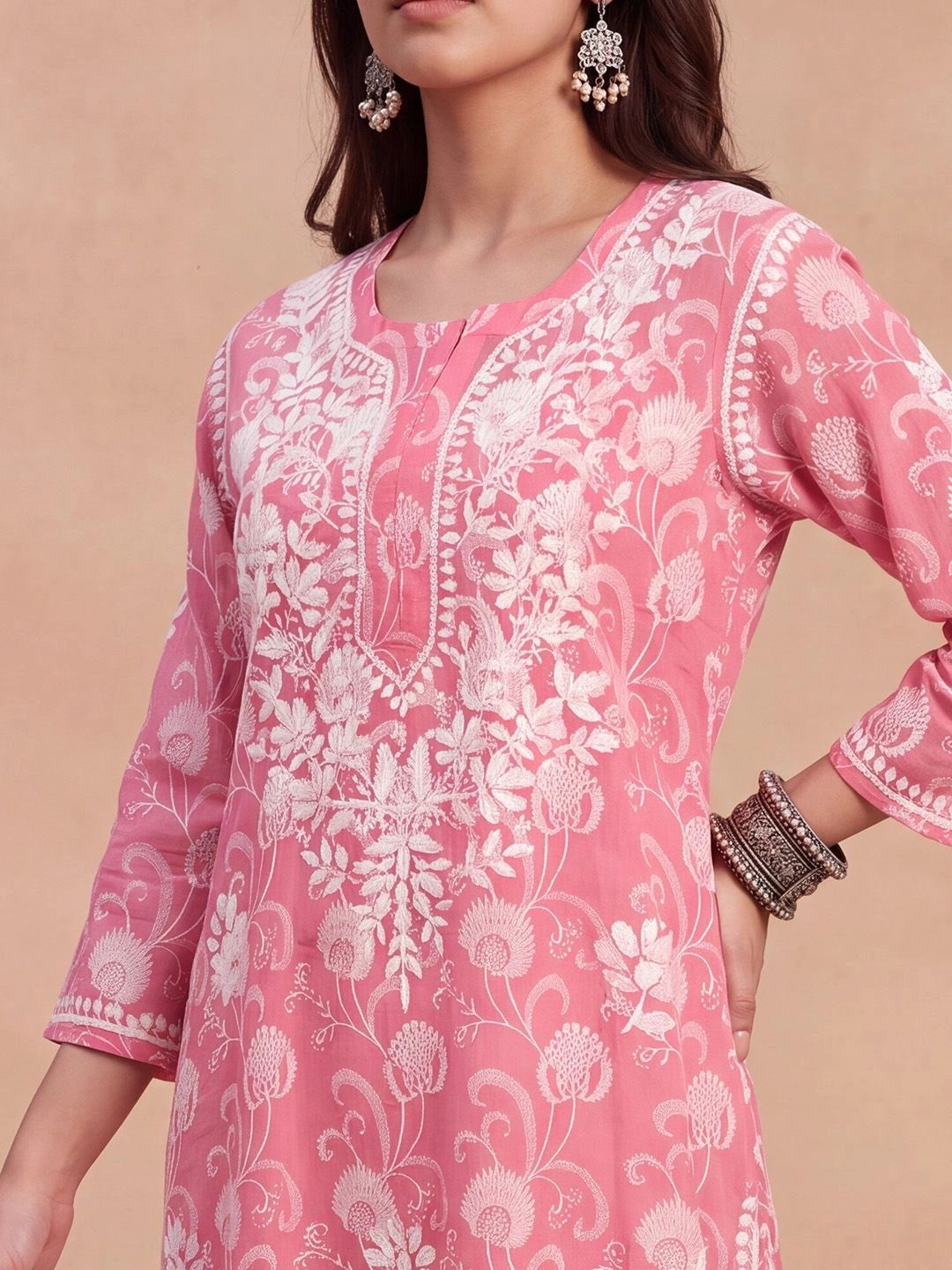 House of Chikankari Women Floral Embroidered Chikankari Kurta